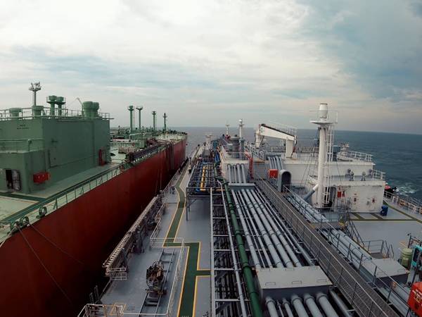 Industrial hoses are widely used for oil transmission